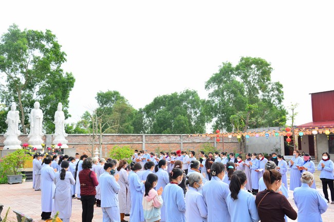 One-day peaceful Day at Tu Phap Co Tu Pagoda