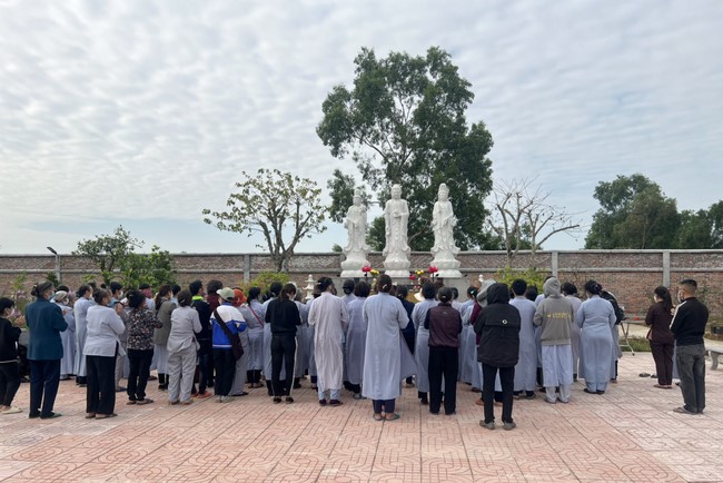 One-day peaceful Day at Tu Phap Co Tu Pagoda