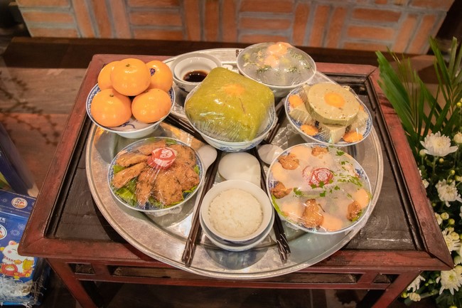 Visit and offering incense at Hoa Phuc pagoda of Bac Giang students