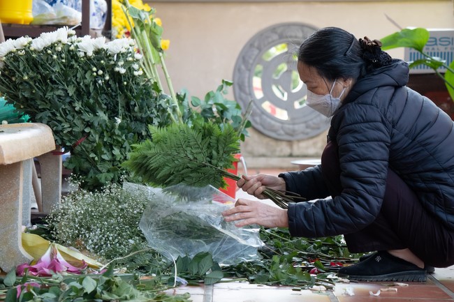 Visit and offering incense at Hoa Phuc pagoda of Bac Giang students