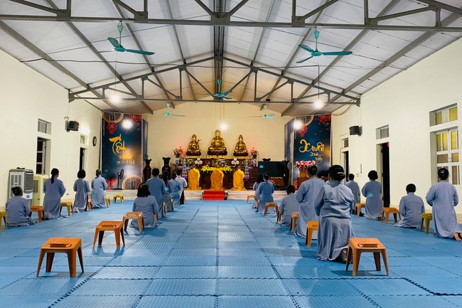 The 16th retreat “Practice as the Buddha's Teachings” at Dong Cao Pagoda