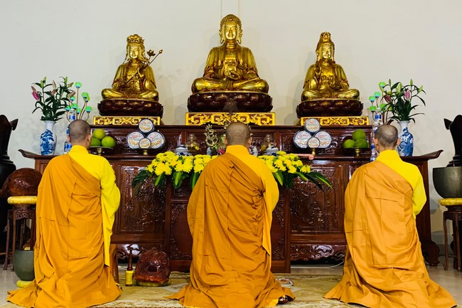The 16th retreat “Practice as the Buddha's Teachings” at Dong Cao Pagoda