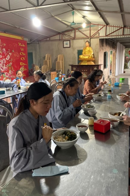 The 16th retreat “Practice as the Buddha's Teachings” at Dong Cao Pagoda