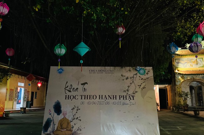 The 16th retreat “Practice as the Buddha's Teachings” at Dong Cao Pagoda