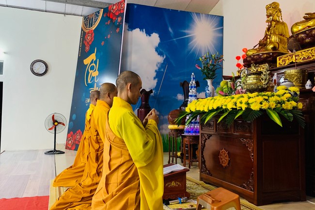 The 16th retreat “Practice as the Buddha's Teachings” at Dong Cao Pagoda