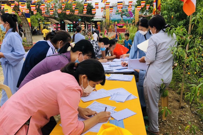 The Buddha’s birthday celebration at Dong Cao pagoda