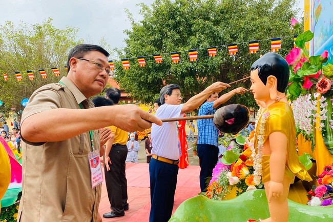 The Buddha’s birthday celebration at Dong Cao pagoda