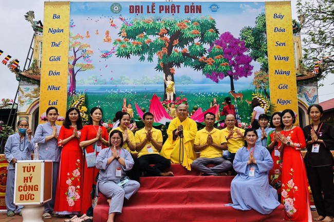 The Buddha’s birthday celebration at Dong Cao pagoda