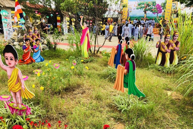 The Buddha’s birthday celebration at Dong Cao pagoda