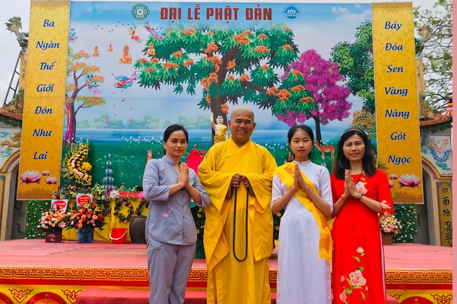 The Buddha’s birthday celebration at Dong Cao pagoda