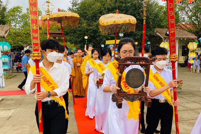 The Buddha’s birthday celebration at Dong Cao pagoda