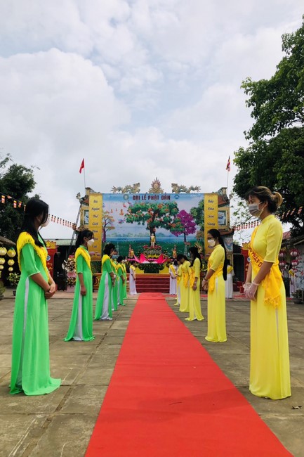 The Buddha’s birthday celebration at Dong Cao pagoda