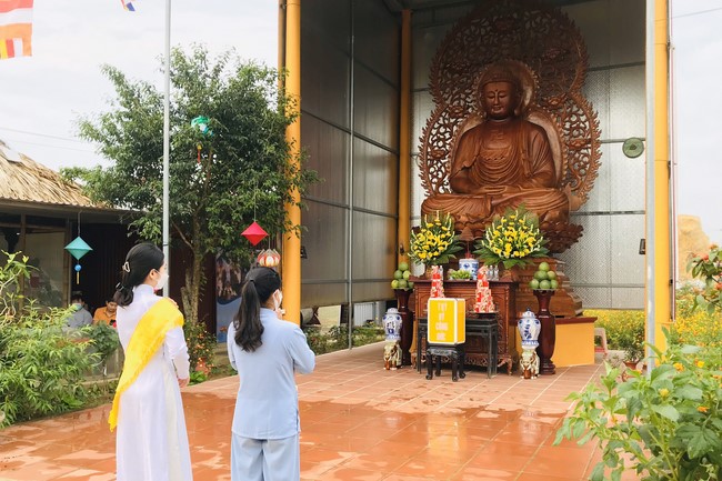The Buddha’s birthday celebration at Dong Cao pagoda