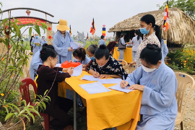 The Buddha’s birthday celebration at Dong Cao pagoda