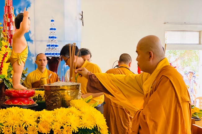 The Buddha’s birthday celebration at Dong Cao pagoda