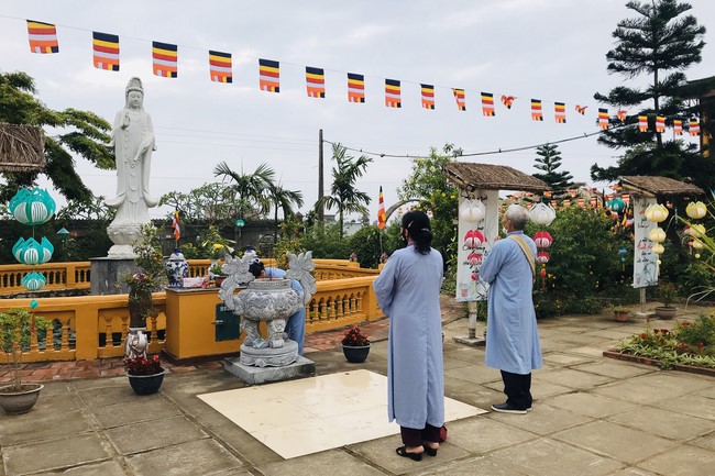 The Buddha’s birthday celebration at Dong Cao pagoda