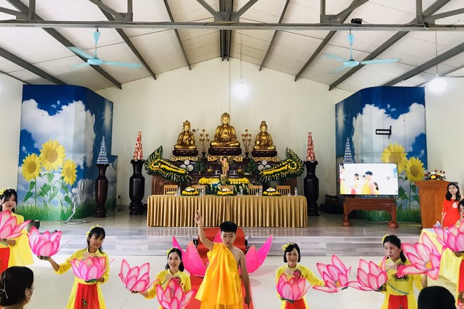 The Buddha’s birthday celebration at Dong Cao pagoda