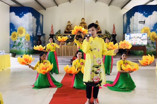 The Buddha’s birthday celebration at Dong Cao pagoda