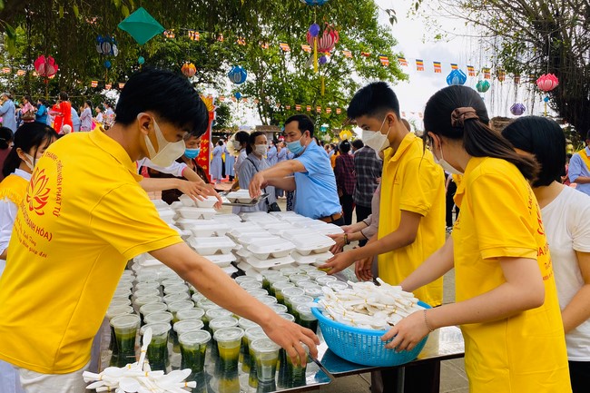 The Buddha’s birthday celebration at Dong Cao pagoda