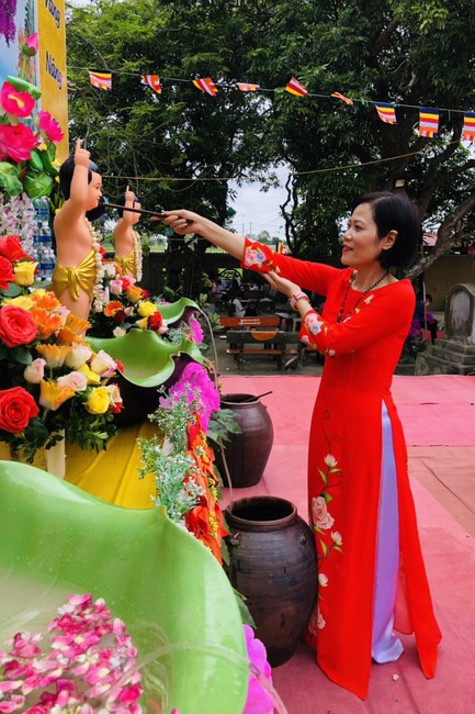 The Buddha’s birthday celebration at Dong Cao pagoda