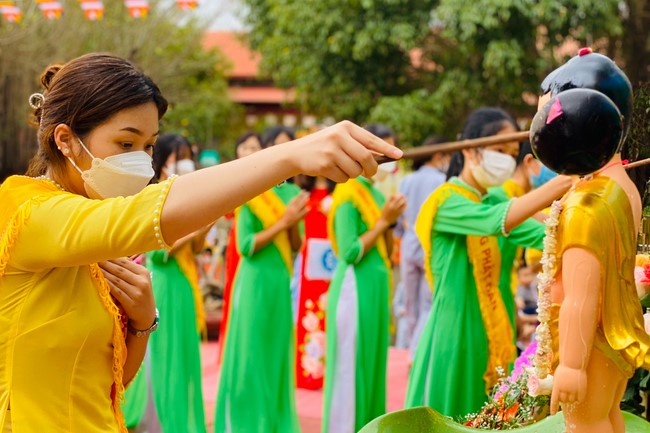 The Buddha’s birthday celebration at Dong Cao pagoda