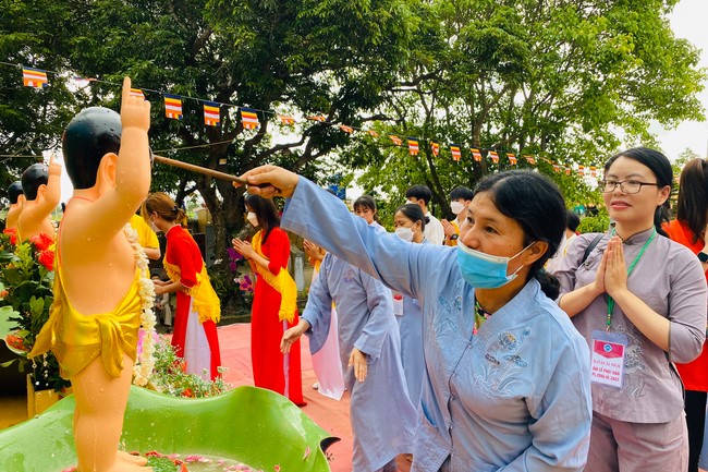 The Buddha’s birthday celebration at Dong Cao pagoda