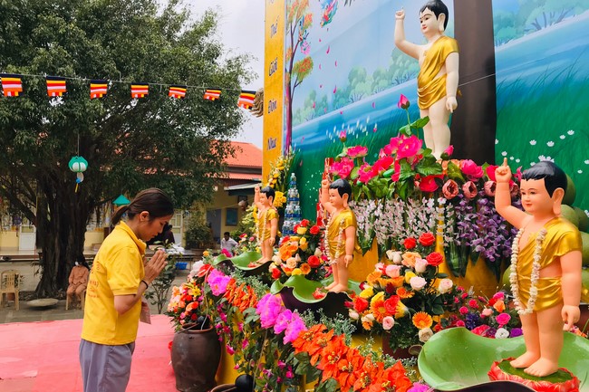 The Buddha’s birthday celebration at Dong Cao pagoda