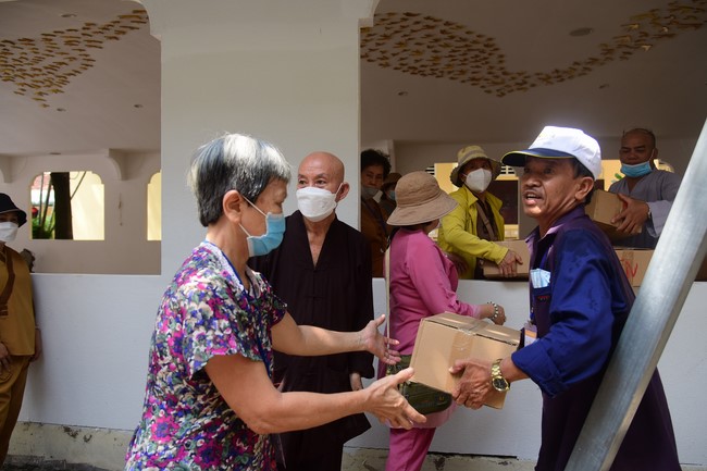 Cúng dường Tam bảo chùa An Sơn, Quảng Ngãi