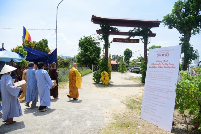 Cúng dường Tam bảo chùa An Sơn, Quảng Ngãi