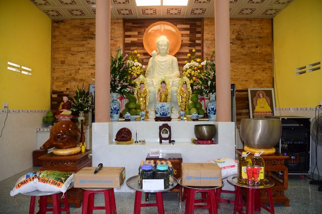 Cúng dường Tam bảo chùa An Sơn, Quảng Ngãi