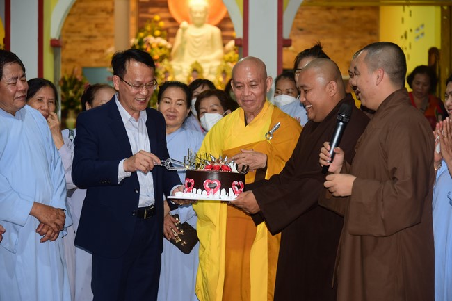 Cúng dường Tam bảo chùa An Sơn, Quảng Ngãi