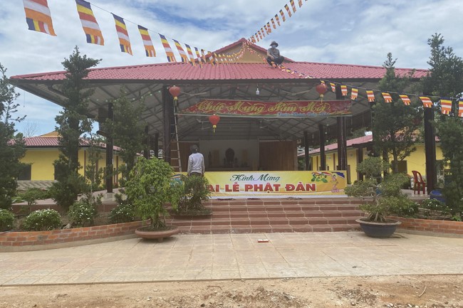 Buddha's Birthday Ceremony at Suoi Phap Pagoda, Tay Ninh
