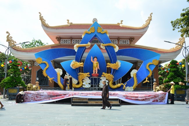 Preparing for the Vesak Great Ceremony of Buddha's Birthday 2022 (part 2)