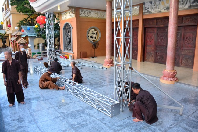 Preparing for the Vesak Great Ceremony of Buddha's Birthday 2022 (part 2)