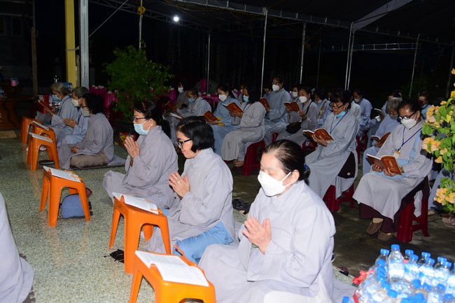 Lễ Sái Tịnh đúc chuông và tặng quà Quảng Ngãi