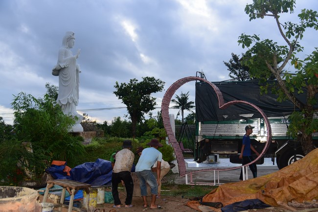 Lễ Sái Tịnh đúc chuông và tặng quà Quảng Ngãi