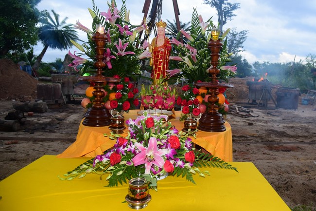 Lễ Sái Tịnh đúc chuông và tặng quà Quảng Ngãi