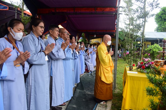Lễ Sái Tịnh đúc chuông và tặng quà Quảng Ngãi