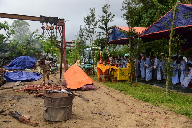 Lễ Sái Tịnh đúc chuông và tặng quà Quảng Ngãi