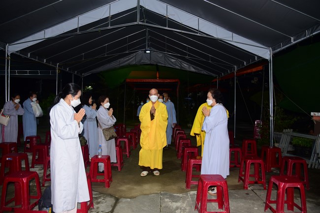 Lễ Sái Tịnh đúc chuông và tặng quà Quảng Ngãi