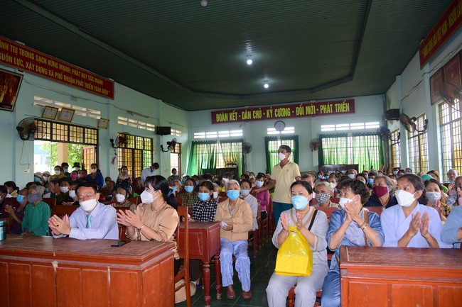 Lễ Sái Tịnh đúc chuông và tặng quà Quảng Ngãi