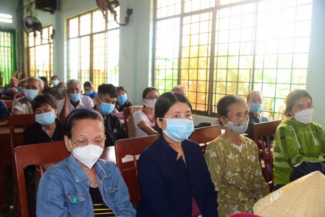 Lễ Sái Tịnh đúc chuông và tặng quà Quảng Ngãi