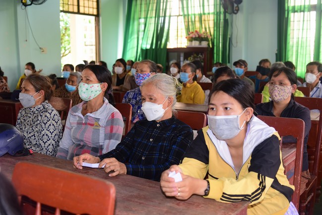 Lễ Sái Tịnh đúc chuông và tặng quà Quảng Ngãi