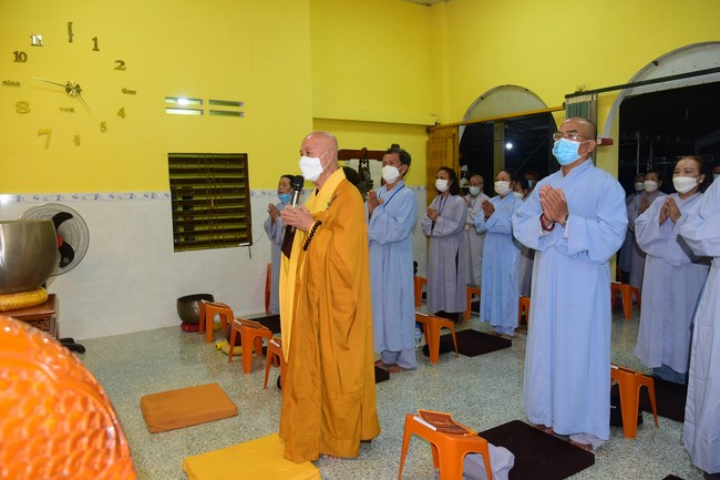 Lễ Sái Tịnh đúc chuông và tặng quà Quảng Ngãi