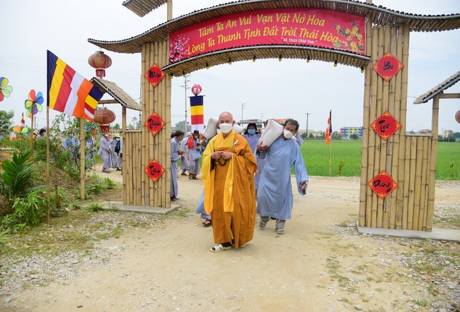 Cúng dường Tam bảo chùa Đống Cao, Thanh Hóa