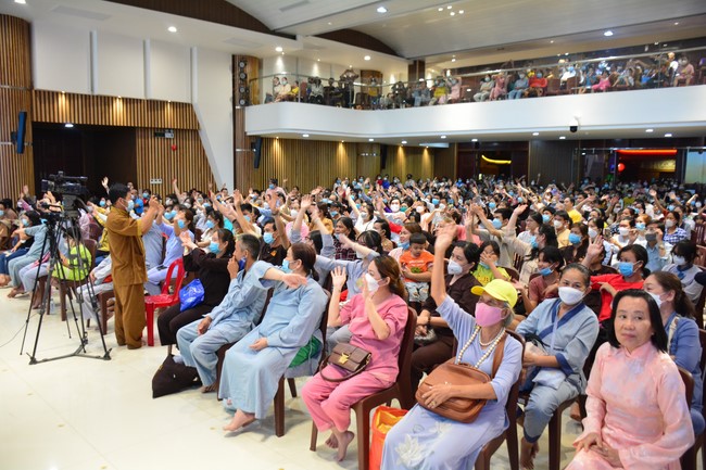 Performance night to celebrate Buddha's birthday