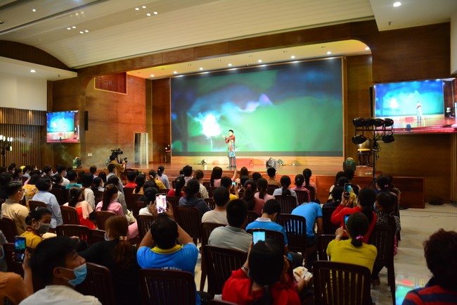 Performance night to celebrate Buddha's birthday