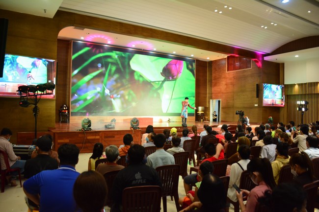 Performance night to celebrate Buddha's birthday