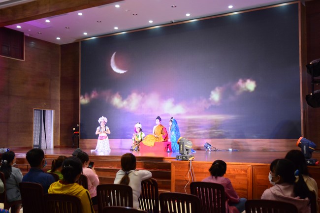 Performance night to celebrate Buddha's birthday