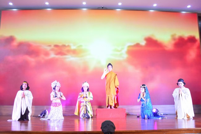 Performance night to celebrate Buddha's birthday